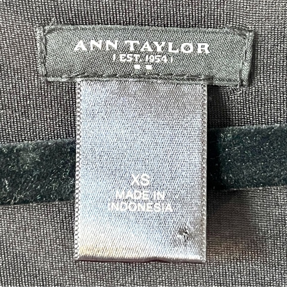 ANN TAYLOR Chevron Print Jersey Knit Side Tie Dress—SZ. XS - Picture 8 of 15